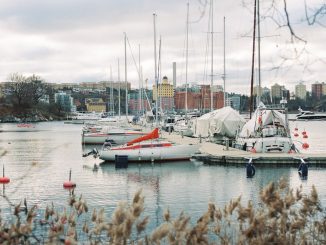 Utforska svenska myter och sagor illustration